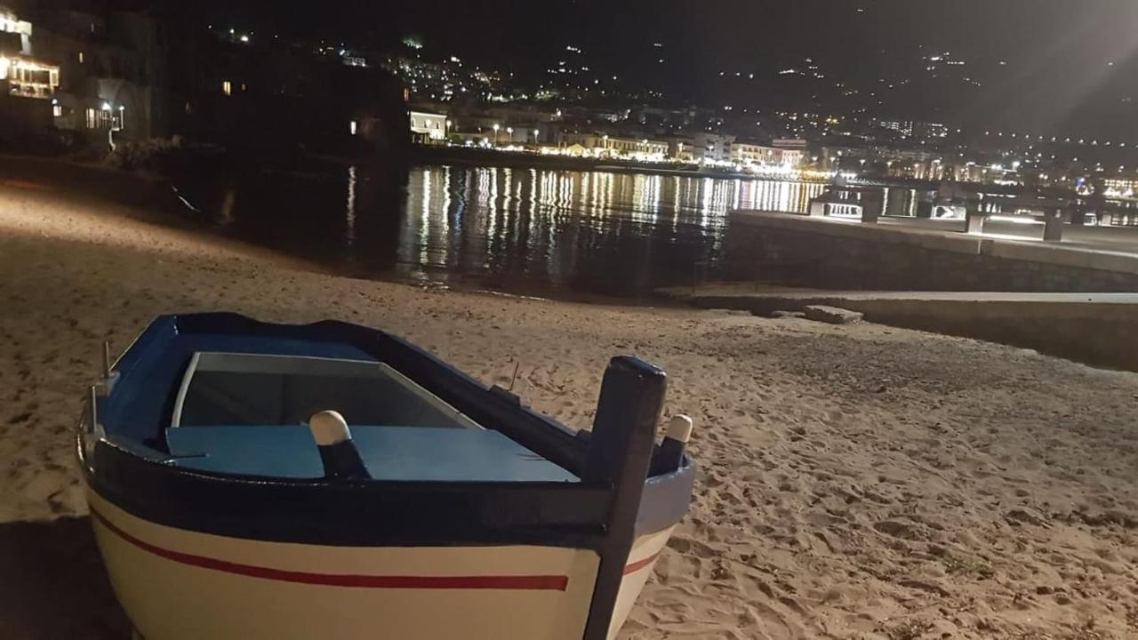 Appartamento Formidabile A Piazza Duomo تْشيفالو المظهر الخارجي الصورة
